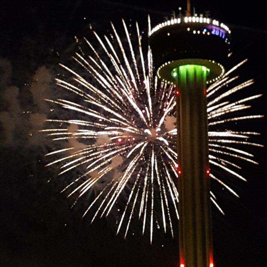 Fireworks+explode+at+midnight+on+New+Year%E2%80%99s+in+downtown+San+Antonio.+Jesus+Nieves%2C+The+Paisano