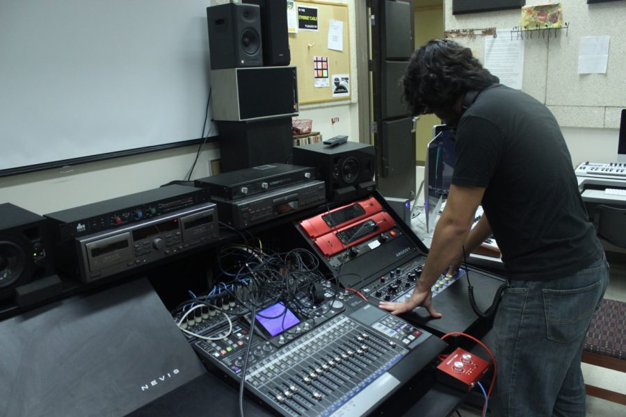Josh Nava, founder of MuTe, demonstrates how music is created in the lab. Enrique Bonilla, The Paisano