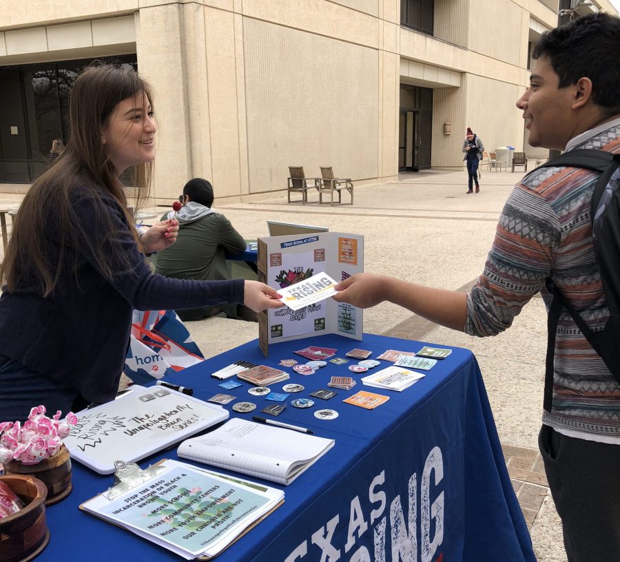 Texas Rising tabling in front of the McKinney 
Humanities Building. 
Courtesy of Alejandro Lopez/The Paisano