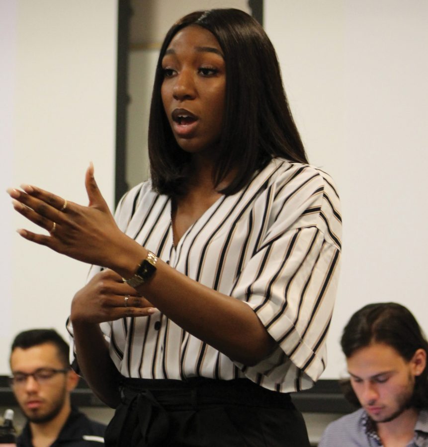 Student government votes in Clara Akwarandu as fourth justice. Photo by Rudy Sanchez