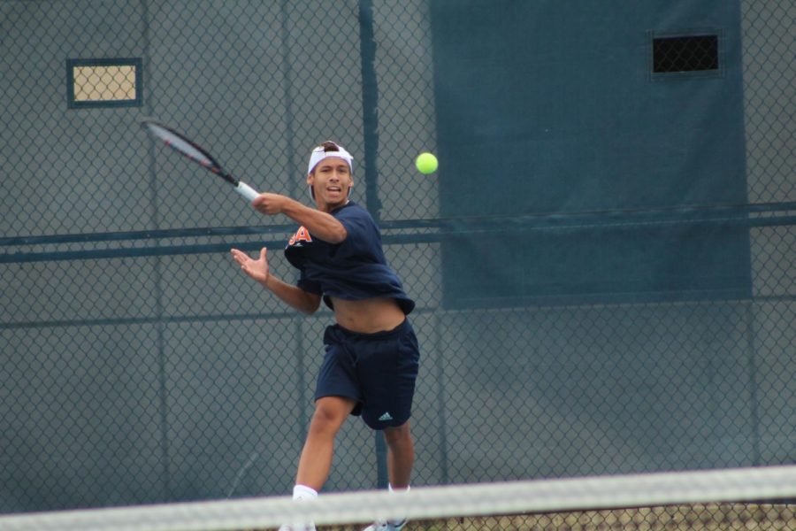 Alan Sanson returns a serve during a match. The Roadrunners won their matches against the University of
Texas at Arlington and the university of Lousisiana at Lafayette.