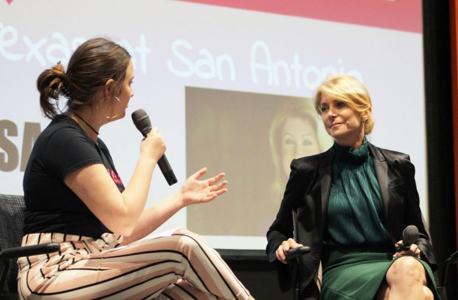 Kae Roemershauser hosting conversation with Wendy Davis. The two spoke about setting an example for young women. 