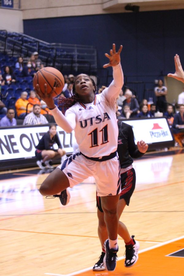 Charlene mass drives to the hoop during the Runners game against UIW last week. Mass has started all five games for UTSA this season. Julia Maenius/ThePaisano