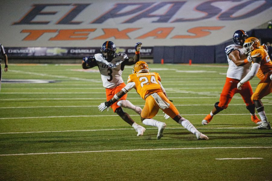 Sincere McCormick makes a jump cut past a defender during the game against UTEP on Saturday night. McCormick ran for 169 yards and a touchdown on 21 carries in the win, shredding a UTEP run defense that had played very well up to that point. Jamal Cooley/UTSA Athletics