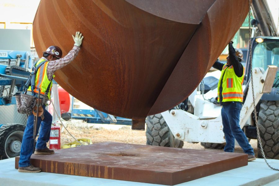 UTSA Downtown installs 18-foot sculpture