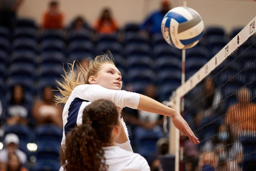 UTSA volleyball returns home with a three-game sweep