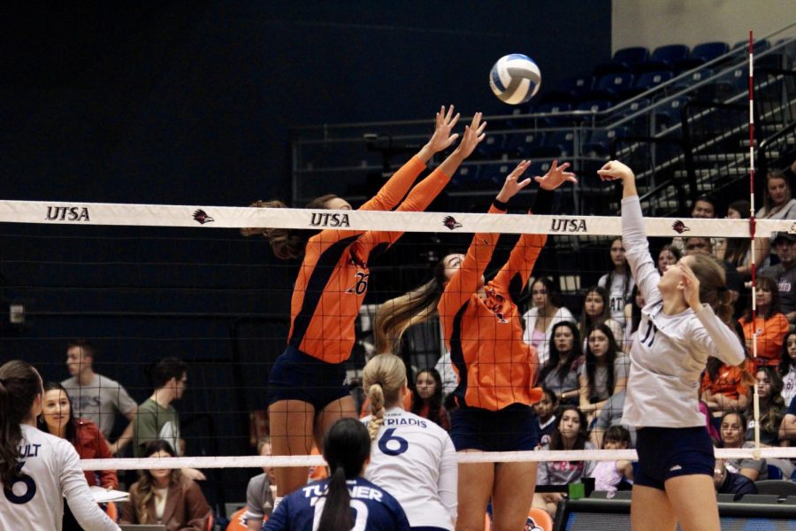 Volleyball loses eighth straight against UAB