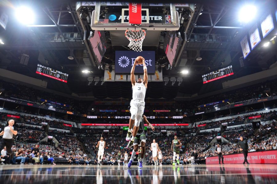 Spurs hold off Timberwolves, win 107-98