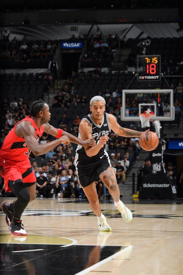 Spurs unable to keep up with Toronto, losing 143-100