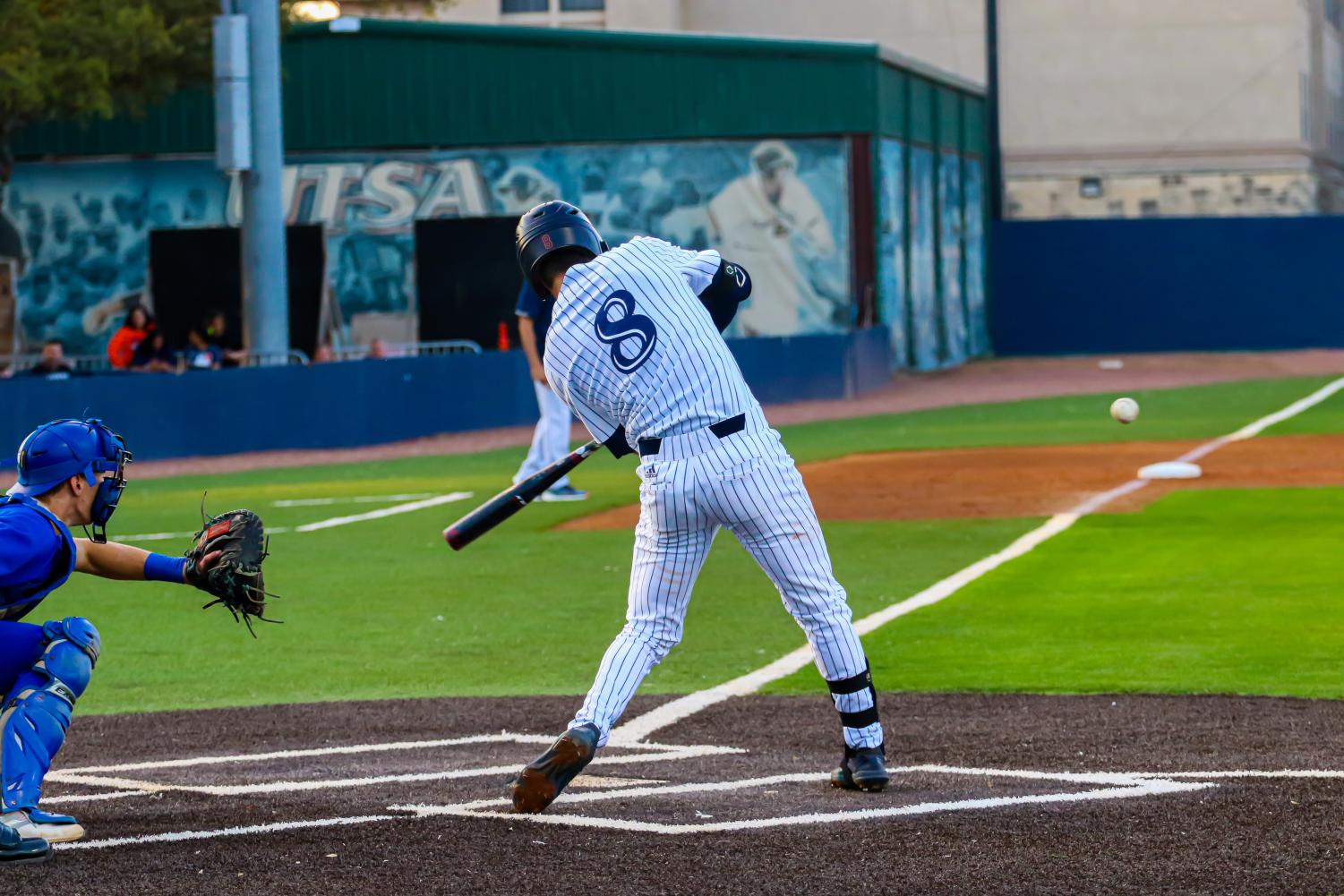 UTSA makes history with 31-6 win over Texas A&M-Corpus Christi