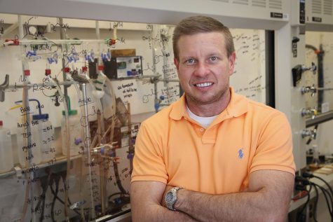 Chemistry professor awarded $1,049,128 cancer research grant