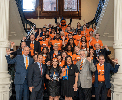 Students, staff and faculty pose during UTSA Day at the Capitol.