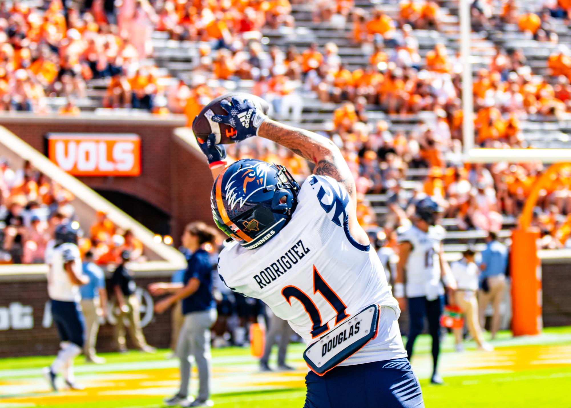 UTSA Football Triumphs in Historic American Athletic Conference Debut