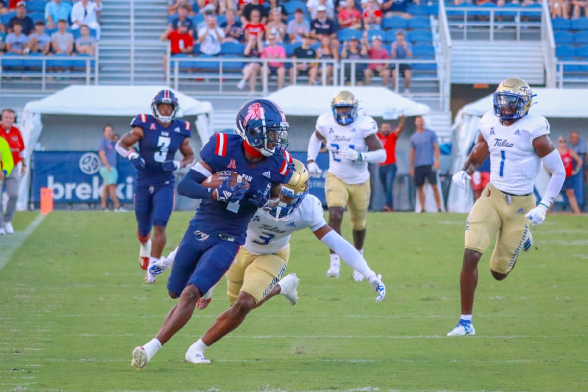 Junior wide receiver LaJohntay Wester (#1) runs for a touchdown during the Owls 20-17 victory over Tulsa at Howard Schnellenberger Field on Oct. 7, 2023.