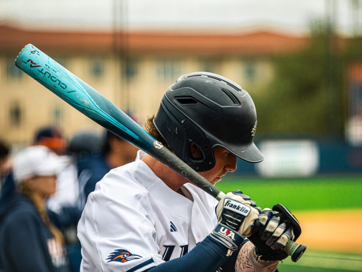 UTSA overwhelms Dolphins in fall contest