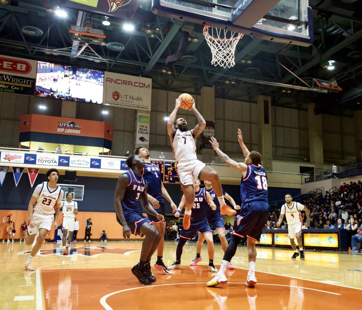 Men's basketball plays for pride to end infamous season