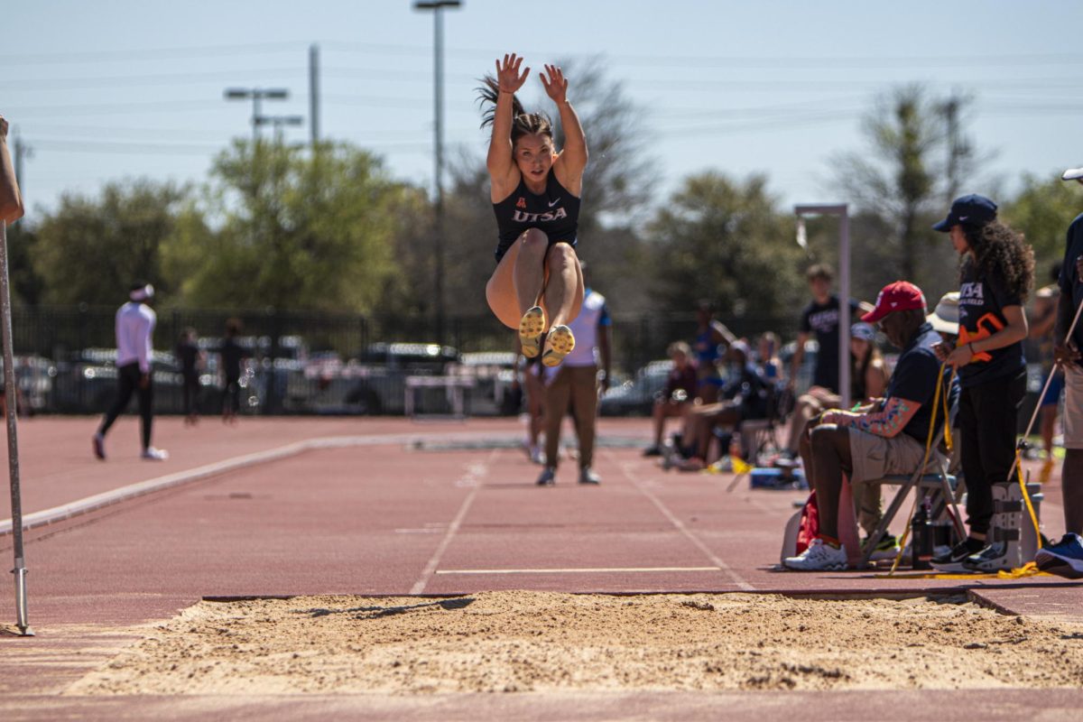 Long Jump - Diego Cisneros-01